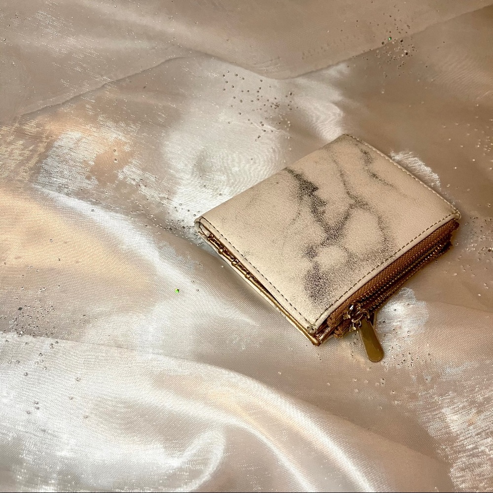 Women’s Marble Printed Bi-fold Wallet